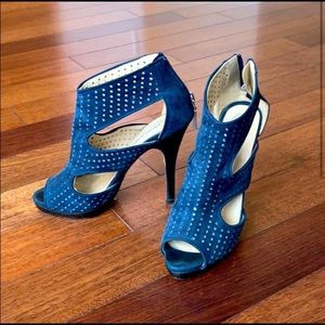 Suede navy blue heels